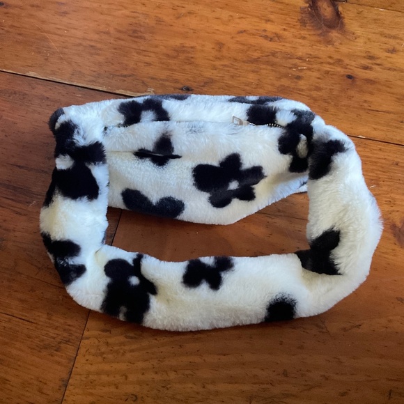 Lolita jade fuzzy mini bag - Picture 5 of 9